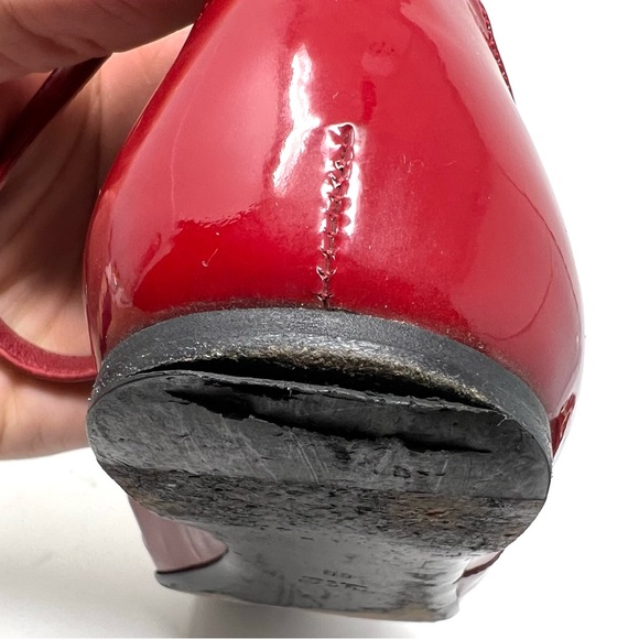 AUTHENTIC! Gucci Red Patent Leather Horsebit Ankle Strap Flats Size 6 - Picture 10 of 15